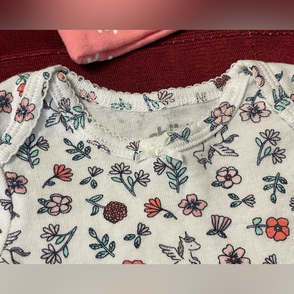 3-Piece Set (Short Sleeve Flowers & Unicorns Onesie, Pants & Pink Happy Hat) - Picture 2 of 9